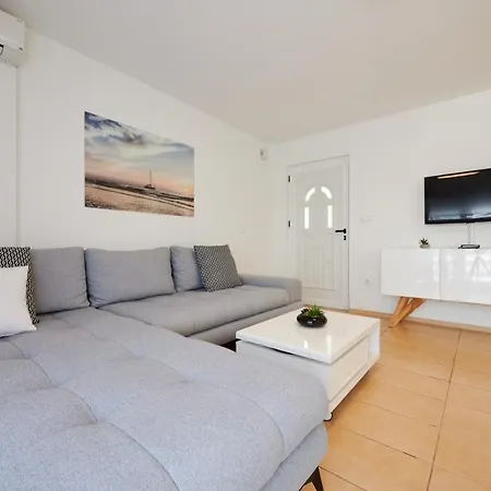 Adrian1 Apartamento Trogir
