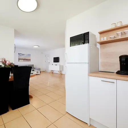 Apartamento Adrian1 *