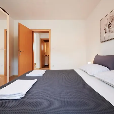 Apartment Adrian1 Trogir
