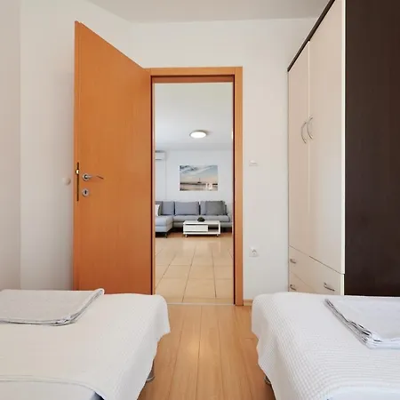 Adrian1 * Trogir