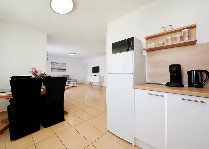 Appartement Adrian1 *